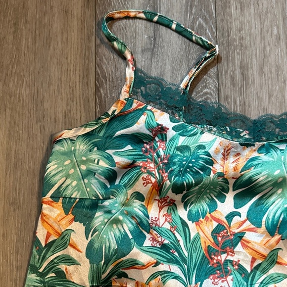 TABITHA WEBB | Anthropologie Tropical Leaf Print Pajama Set - Picture 3 of 13
